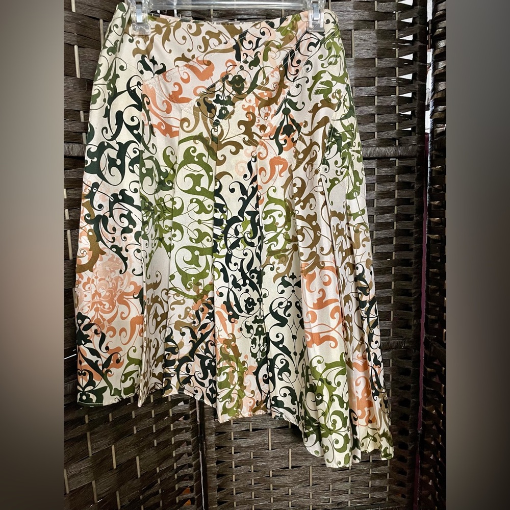 Kay Unger skirt size 4 colorful silky like new beautiful design